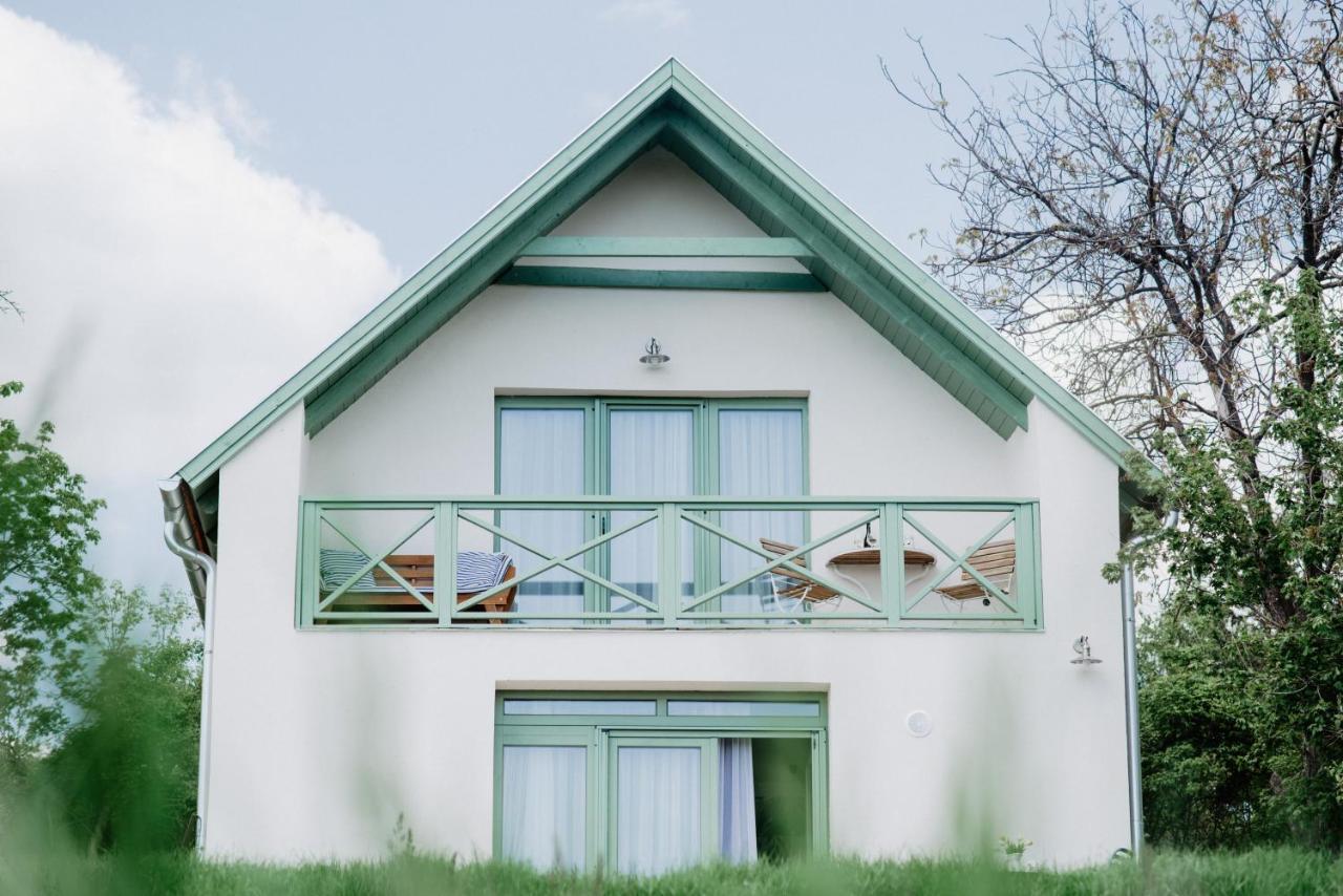 Cukormadar Vendeghaz Lovas Villa Bagian luar foto